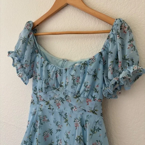 Francesca's Bennie blue floral‎ back tie romper NWT Size Large - Picture 4 of 9
